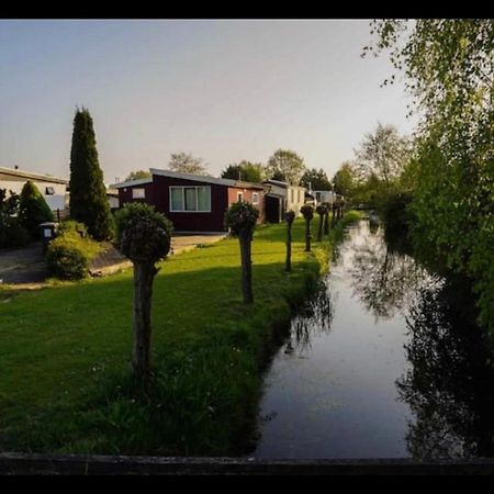 Cozy Chalet In Opmeer Near Amsterdam And Beach 外观 照片