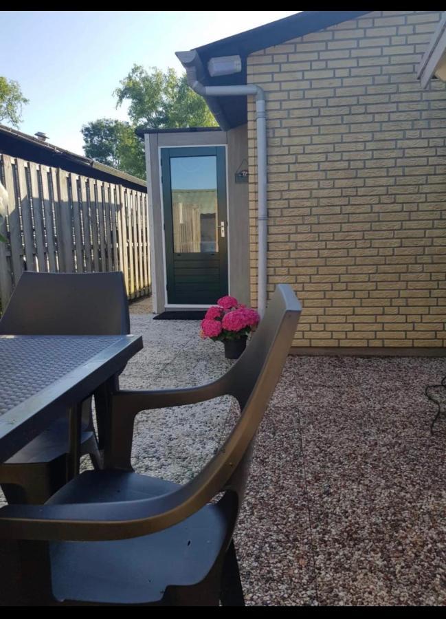 Cozy Chalet In Opmeer Near Amsterdam And Beach 外观 照片