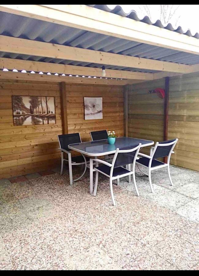 Cozy Chalet In Opmeer Near Amsterdam And Beach 外观 照片